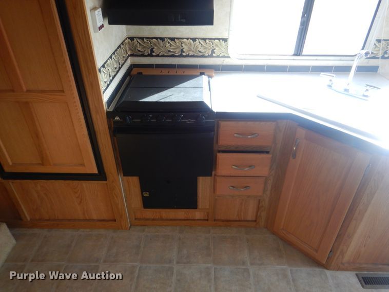 image for item HX9124 2006 Holiday Rambler Savoy LX  camper