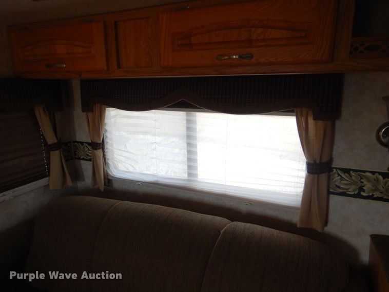 image for item HX9124 2006 Holiday Rambler Savoy LX  camper