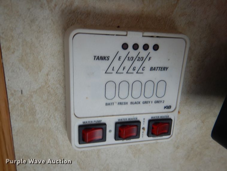 image for item HX9124 2006 Holiday Rambler Savoy LX  camper