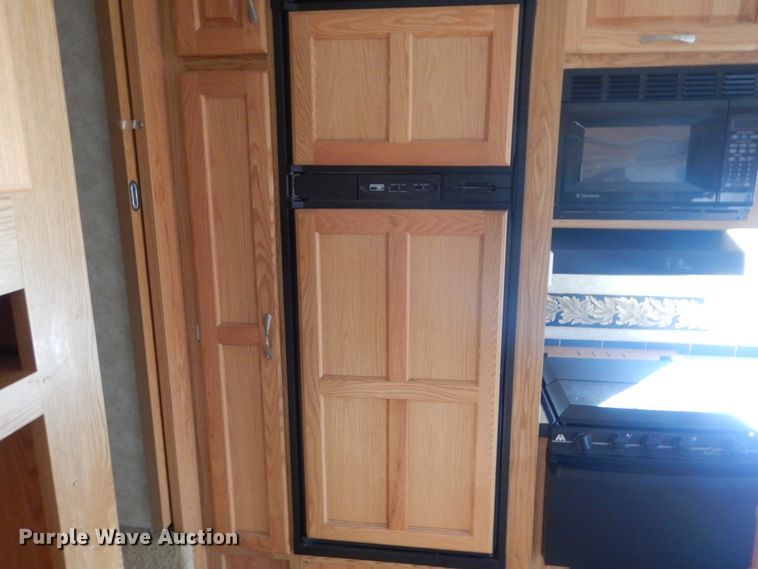 image for item HX9124 2006 Holiday Rambler Savoy LX  camper