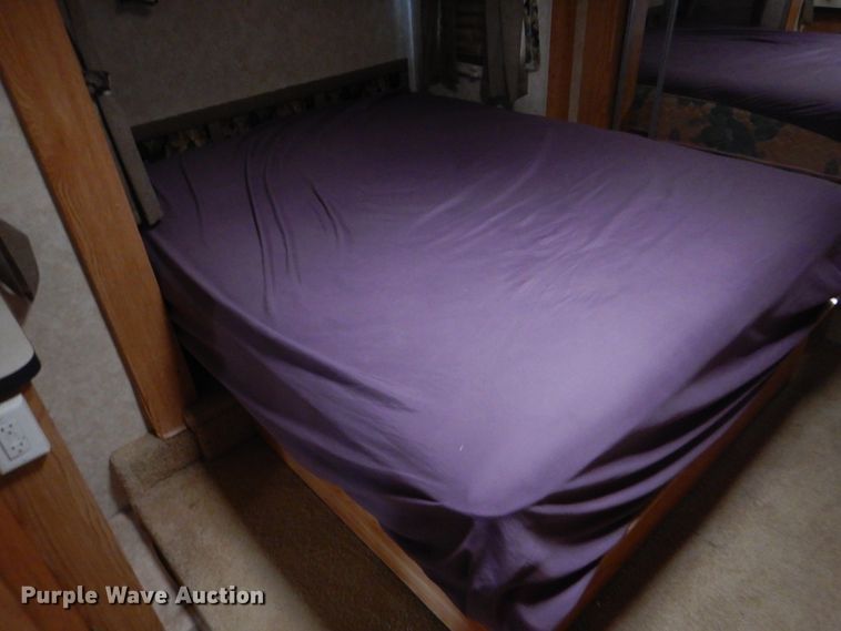 image for item HX9124 2006 Holiday Rambler Savoy LX  camper