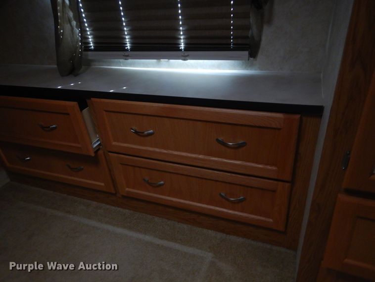 image for item HX9124 2006 Holiday Rambler Savoy LX  camper