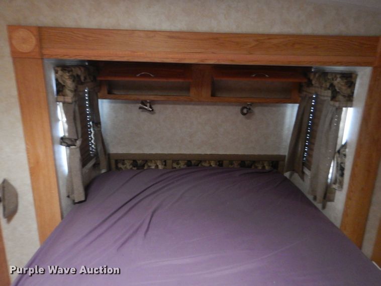 image for item HX9124 2006 Holiday Rambler Savoy LX  camper