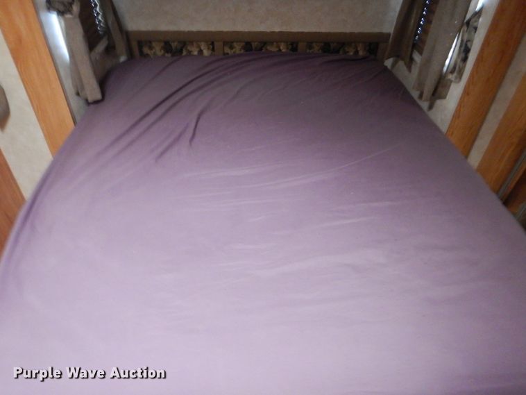 image for item HX9124 2006 Holiday Rambler Savoy LX  camper