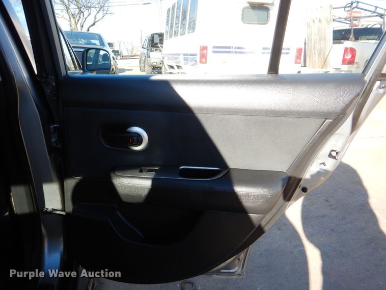 image for item HY9970 2009 Nissan Versa