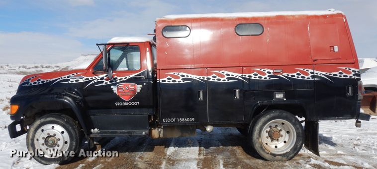 image for item IG9171 1997 Ford F800  utility / service truck