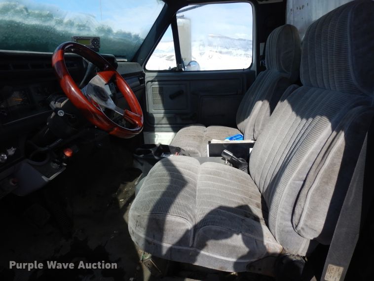 image for item IG9171 1997 Ford F800  utility / service truck