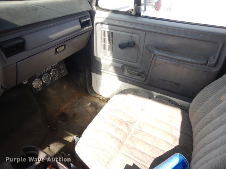 image for item IG9171 1997 Ford F800  utility / service truck