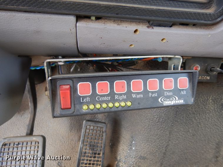 image for item IG9171 1997 Ford F800  utility / service truck