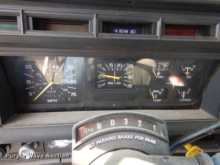 image for item IG9171 1997 Ford F800  utility / service truck