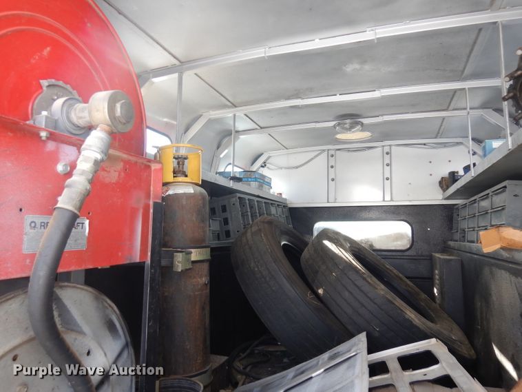 image for item IG9171 1997 Ford F800  utility / service truck