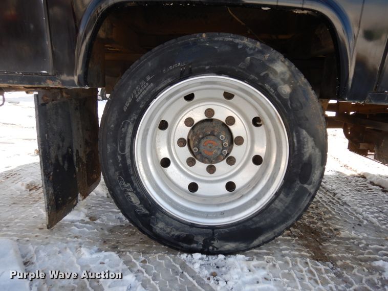 image for item IG9171 1997 Ford F800  utility / service truck