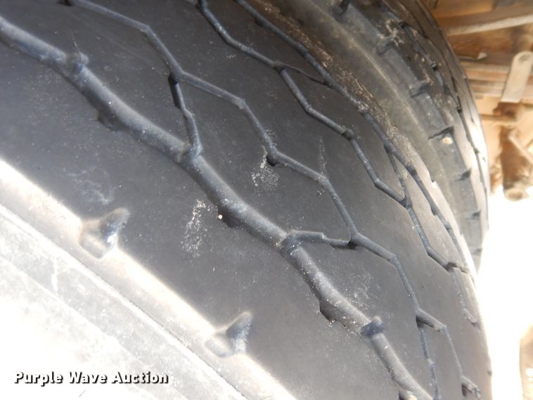 image for item IG9171 1997 Ford F800  utility / service truck