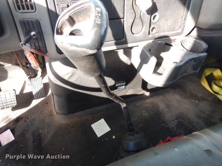 image for item IG9173 2009 International DuraStar 4300  box truck