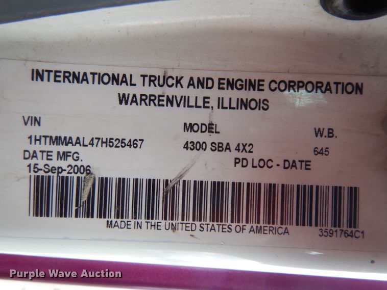 image for item IG9178 2007 International 4300  box truck