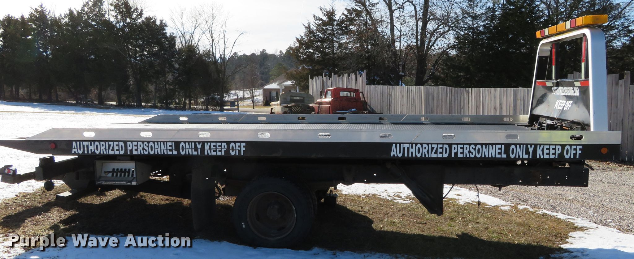 Chevron rollback bed in Potosi, MO Item DH0652 sold Purple Wave