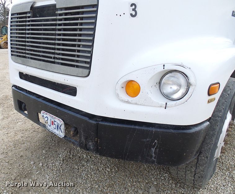 image for item DC2762 1997 Freightliner FL112  dump truck