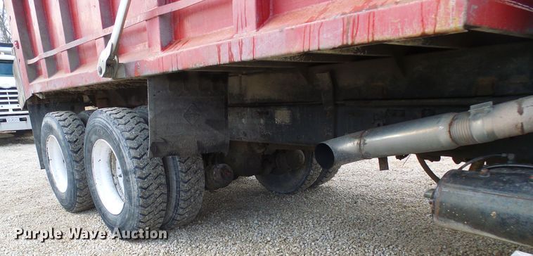 image for item DC2762 1997 Freightliner FL112  dump truck