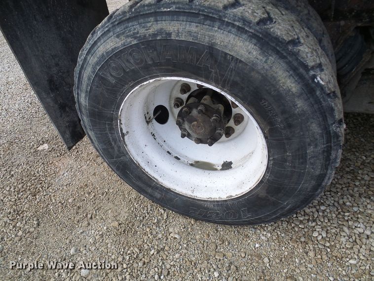 image for item DC2762 1997 Freightliner FL112  dump truck