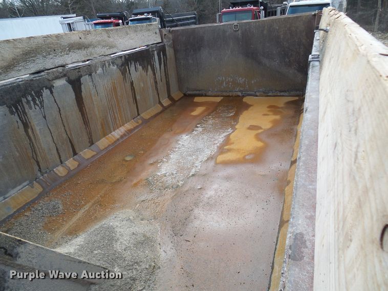 image for item DC2762 1997 Freightliner FL112  dump truck