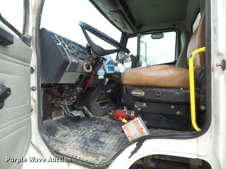image for item DC2762 1997 Freightliner FL112  dump truck