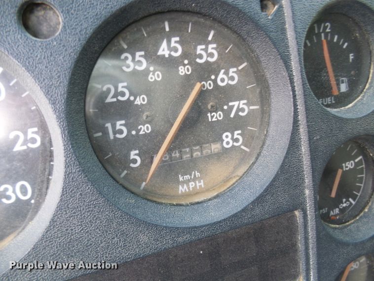 image for item DC2762 1997 Freightliner FL112  dump truck