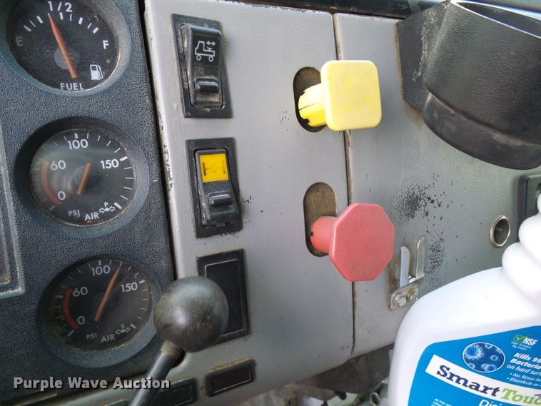 image for item DC2762 1997 Freightliner FL112  dump truck