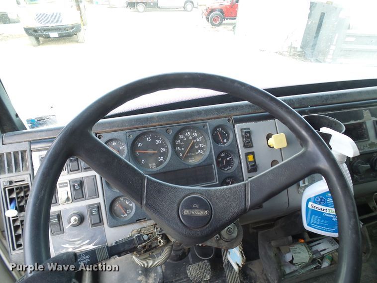 image for item DC2762 1997 Freightliner FL112  dump truck
