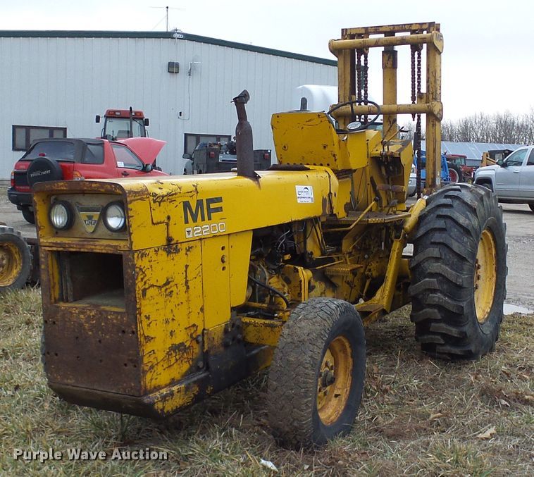 image for item DC2821 Massey Ferguson MF2200  forklift