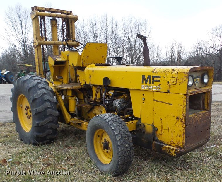 image for item DC2821 Massey Ferguson MF2200  forklift