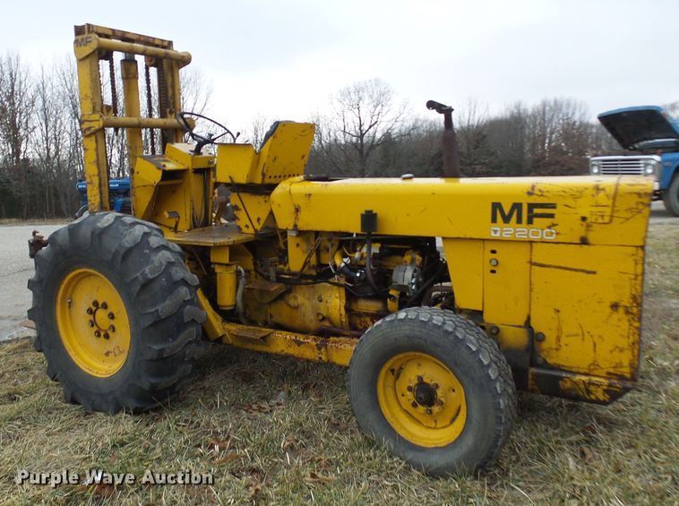 image for item DC2821 Massey Ferguson MF2200  forklift