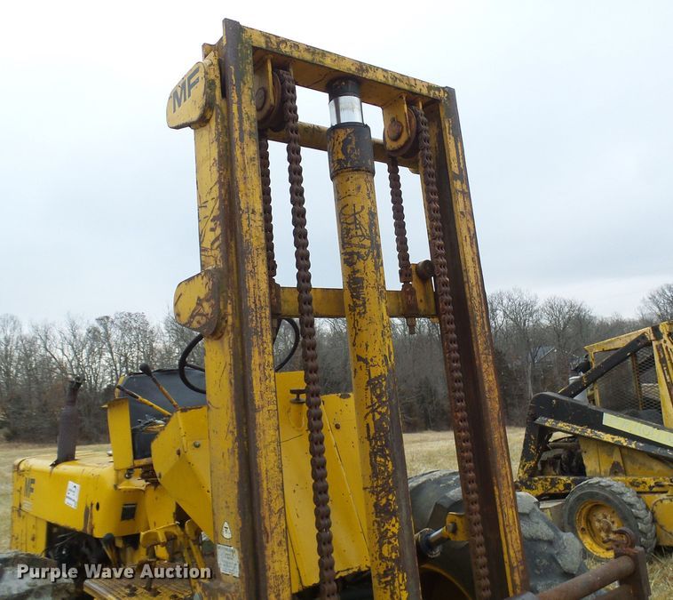 image for item DC2821 Massey Ferguson MF2200  forklift