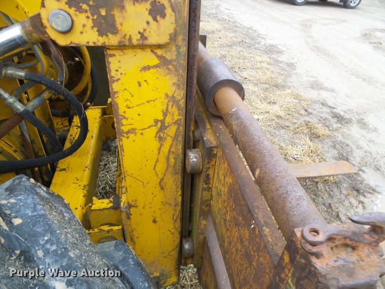 image for item DC2821 Massey Ferguson MF2200  forklift