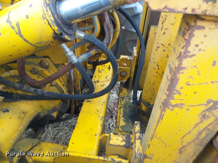 image for item DC2821 Massey Ferguson MF2200  forklift