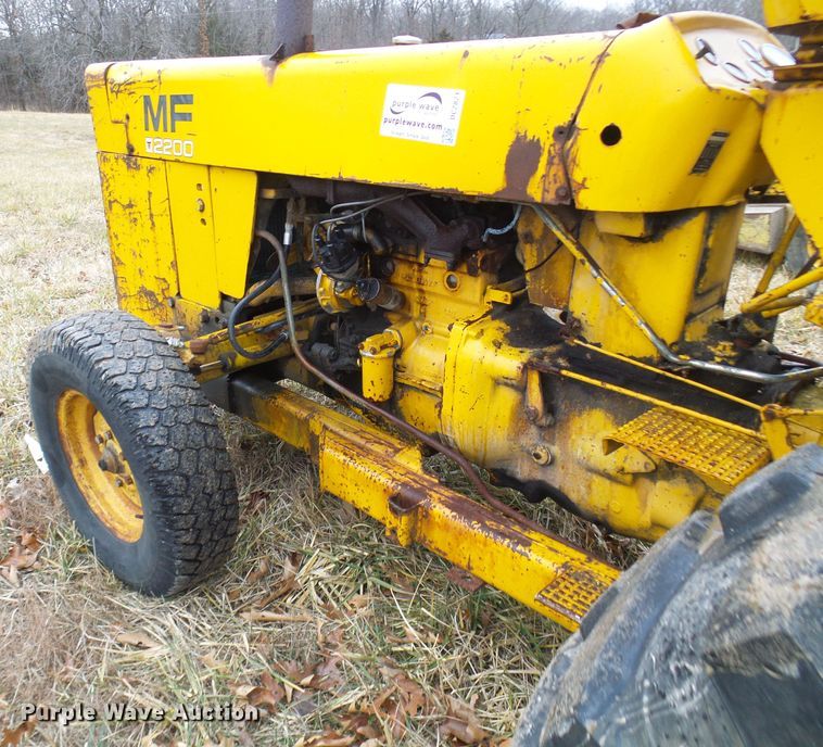 image for item DC2821 Massey Ferguson MF2200  forklift