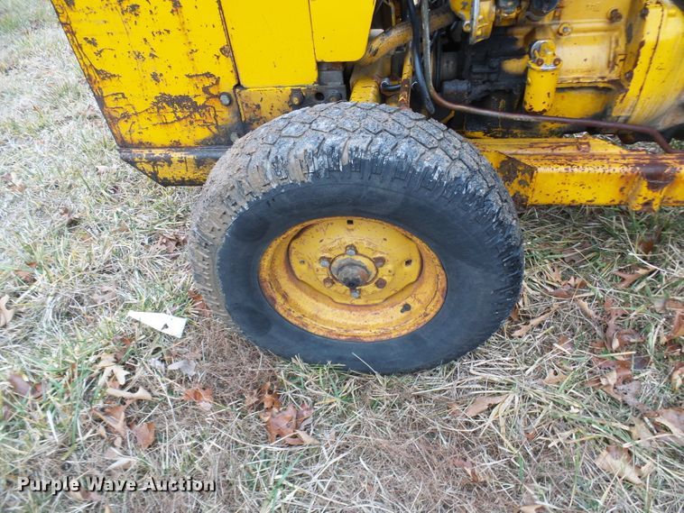 image for item DC2821 Massey Ferguson MF2200  forklift