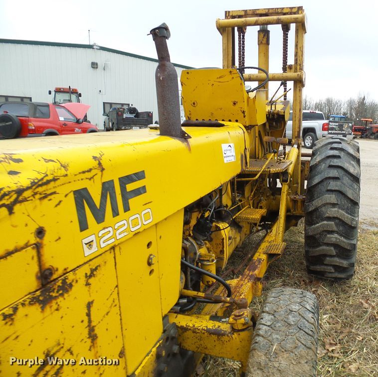image for item DC2821 Massey Ferguson MF2200  forklift