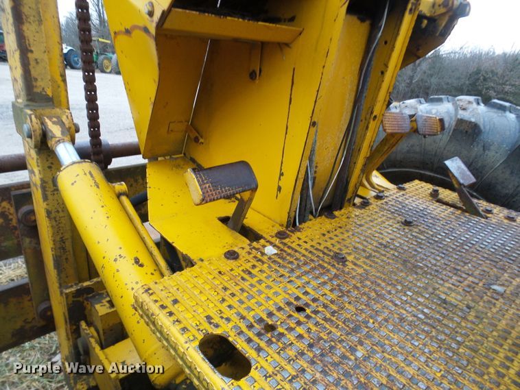 image for item DC2821 Massey Ferguson MF2200  forklift