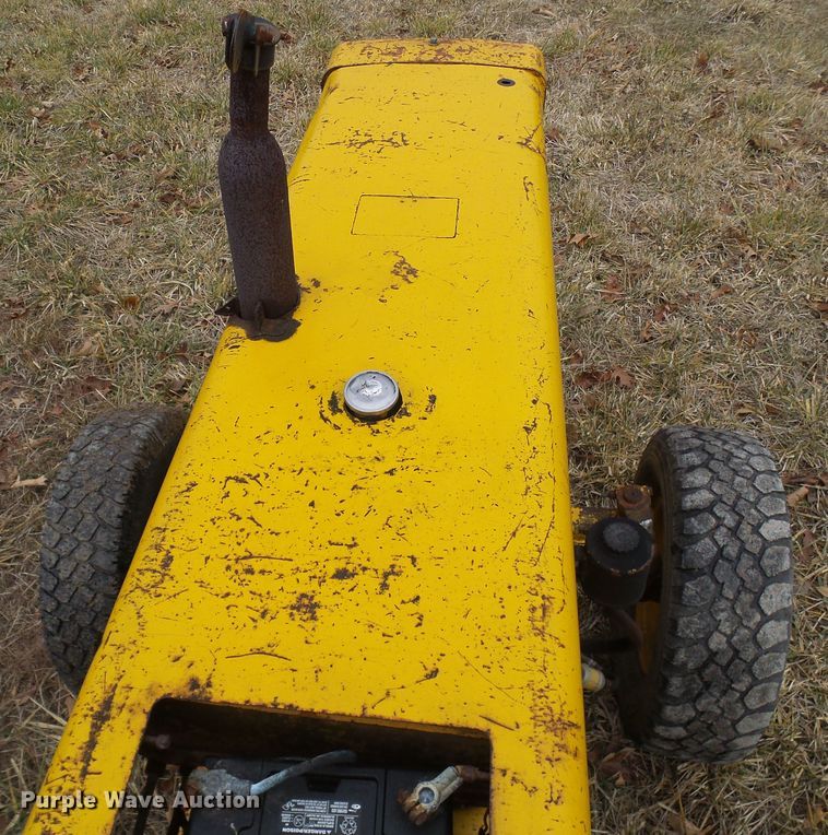 image for item DC2821 Massey Ferguson MF2200  forklift