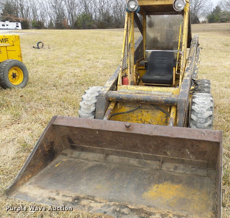 image for item DC2822 1976 New Holland L775  skid steer loader