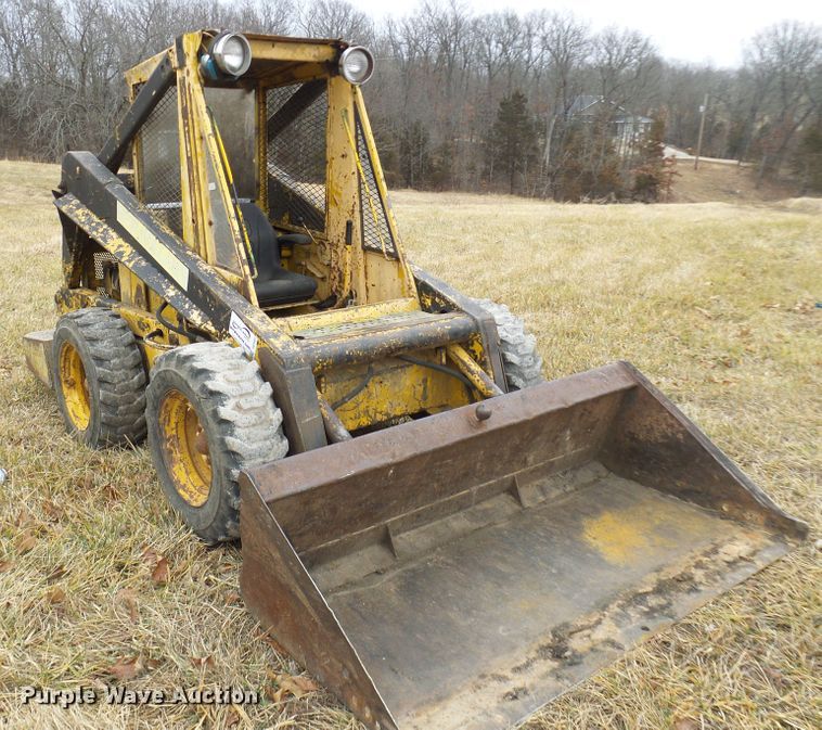 image for item DC2822 1976 New Holland L775  skid steer loader