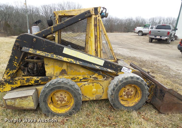 image for item DC2822 1976 New Holland L775  skid steer loader