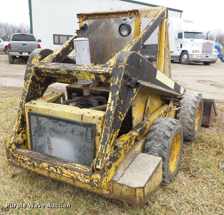 image for item DC2822 1976 New Holland L775  skid steer loader
