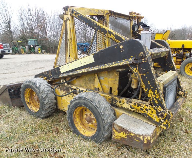 image for item DC2822 1976 New Holland L775  skid steer loader