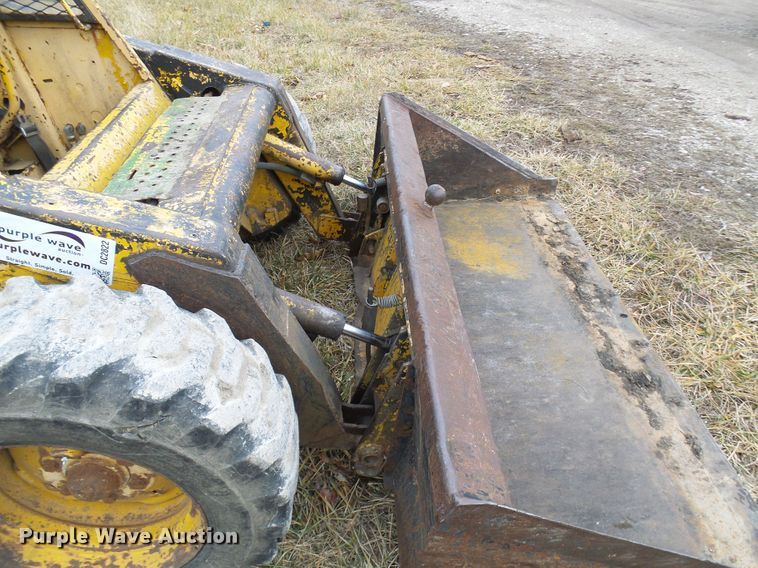 image for item DC2822 1976 New Holland L775  skid steer loader