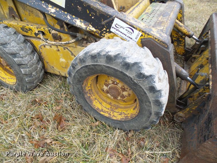 image for item DC2822 1976 New Holland L775  skid steer loader