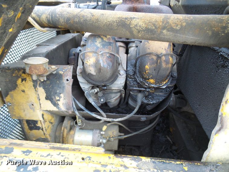 image for item DC2822 1976 New Holland L775  skid steer loader