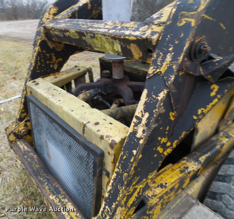 image for item DC2822 1976 New Holland L775  skid steer loader