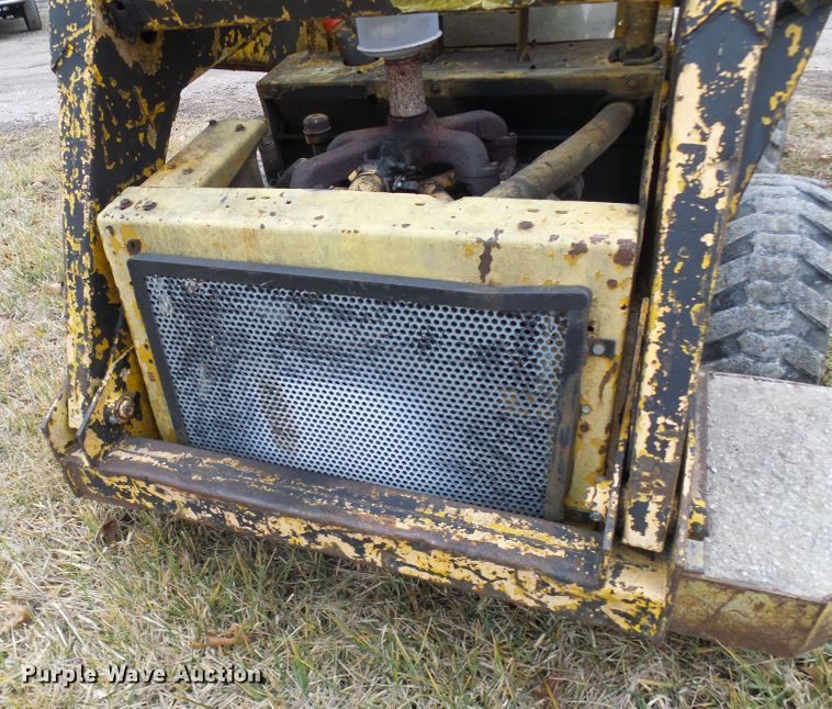 image for item DC2822 1976 New Holland L775  skid steer loader