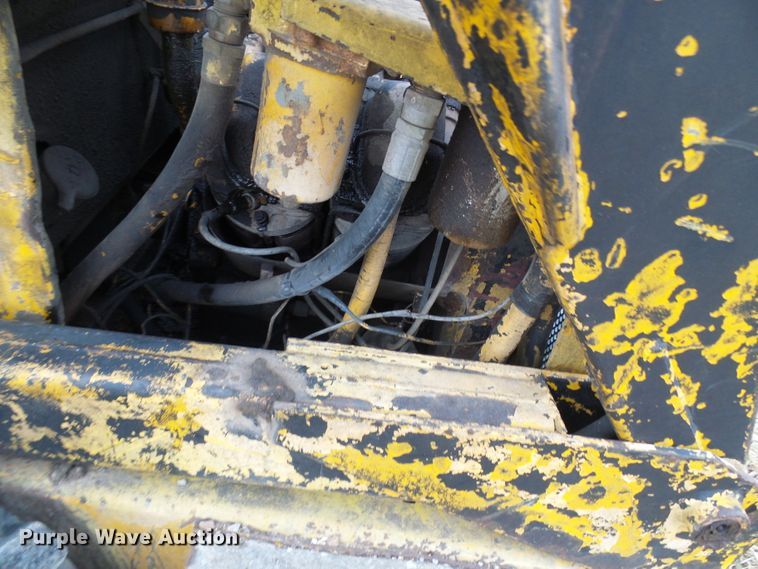 image for item DC2822 1976 New Holland L775  skid steer loader